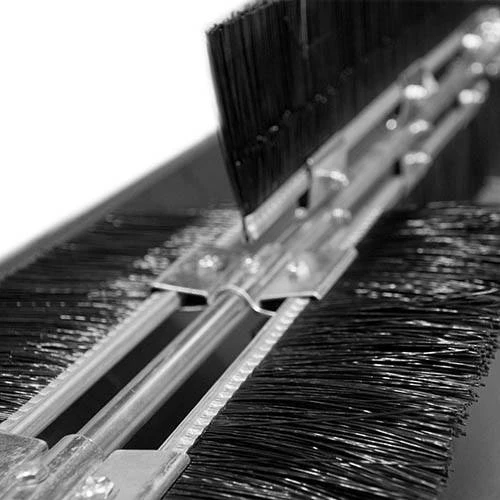 Webb 26cc Double Sided Petrol Hedge Trimmer 2 Webb 26cc Double Sided Petrol Hedge Trimmer - Image 2