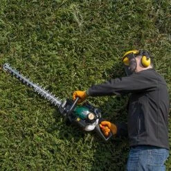 Webb 26cc Double Sided Petrol Hedge Trimmer 12 Webb 26cc Double Sided Petrol Hedge Trimmer -You Garden 180035 5