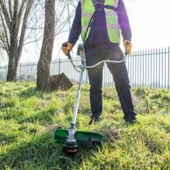 Webb BC33 33cc 2 Stroke Petrol Brushcutter 11 Webb BC33 33cc 2 Stroke Petrol Brushcutter -You Garden 180256 4