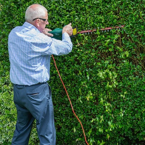 Webb 500w 51cm Cut Electric Hedge Trimmer 9 Webb 500w 51cm Cut Electric Hedge Trimmer - Image 9