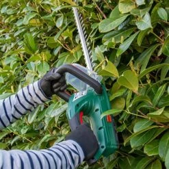 Webb 20v 2Ah Cordless Hedge Trimmer 10 Webb 20v 2Ah Cordless Hedge Trimmer -You Garden 180267 3
