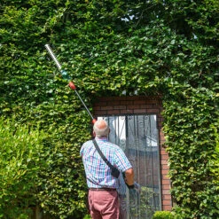 20v Cordless Long Reach Hedge Trimmer 11 20v Cordless Long Reach Hedge Trimmer -You Garden 180268 5