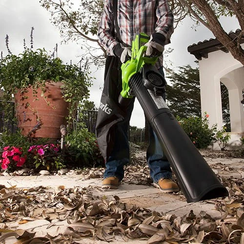 Greenworks 40v Brushless Blower And Vacuum With 2 X 2Ah Batteries And Charger 3 Greenworks 40v Brushless Blower And Vacuum With 2 X 2Ah Batteries And Charger - Image 3