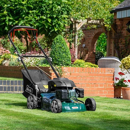 Classic 46cm (18") Self Propelled Petrol Rotary Lawnmower 2 Classic 46cm (18") Self Propelled Petrol Rotary Lawnmower - Image 2